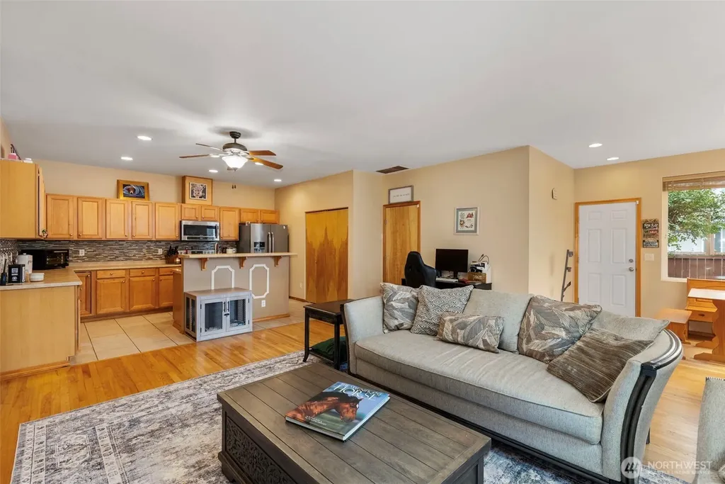 734 Glenmore Loop Port Orchard WA 98366