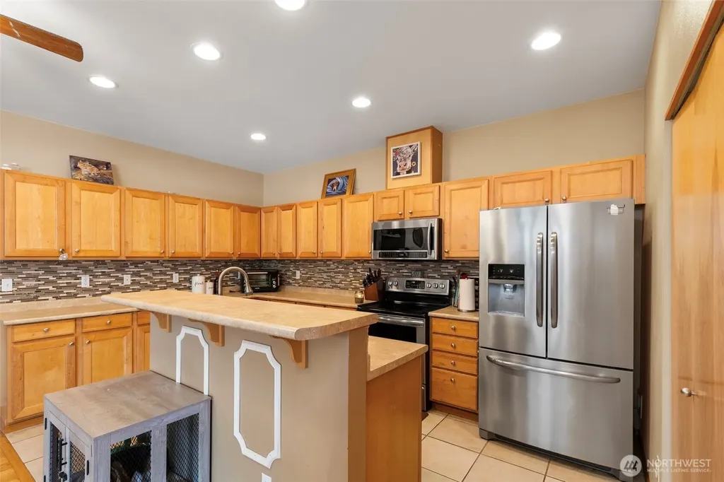 734 Glenmore Loop Port Orchard WA 98366