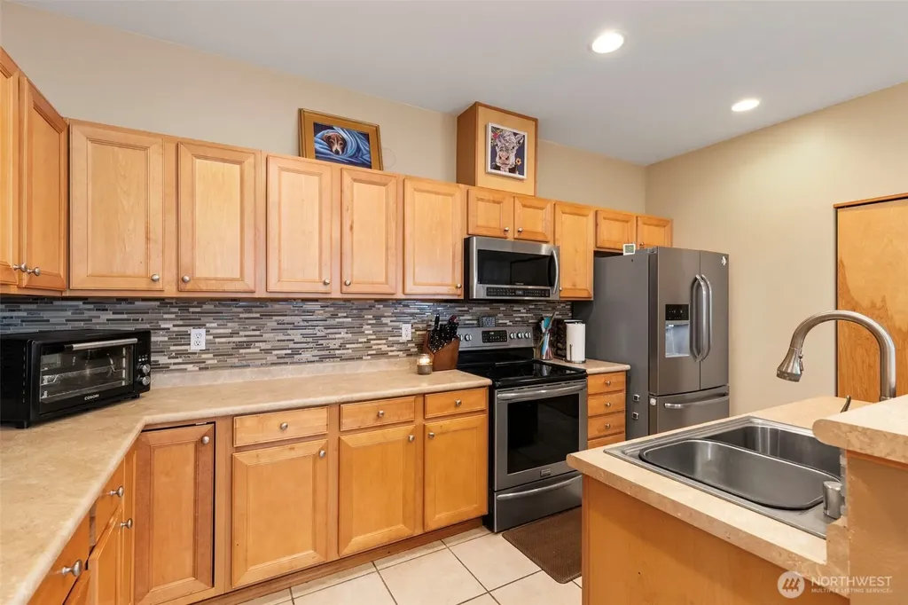 734 Glenmore Loop Port Orchard WA 98366