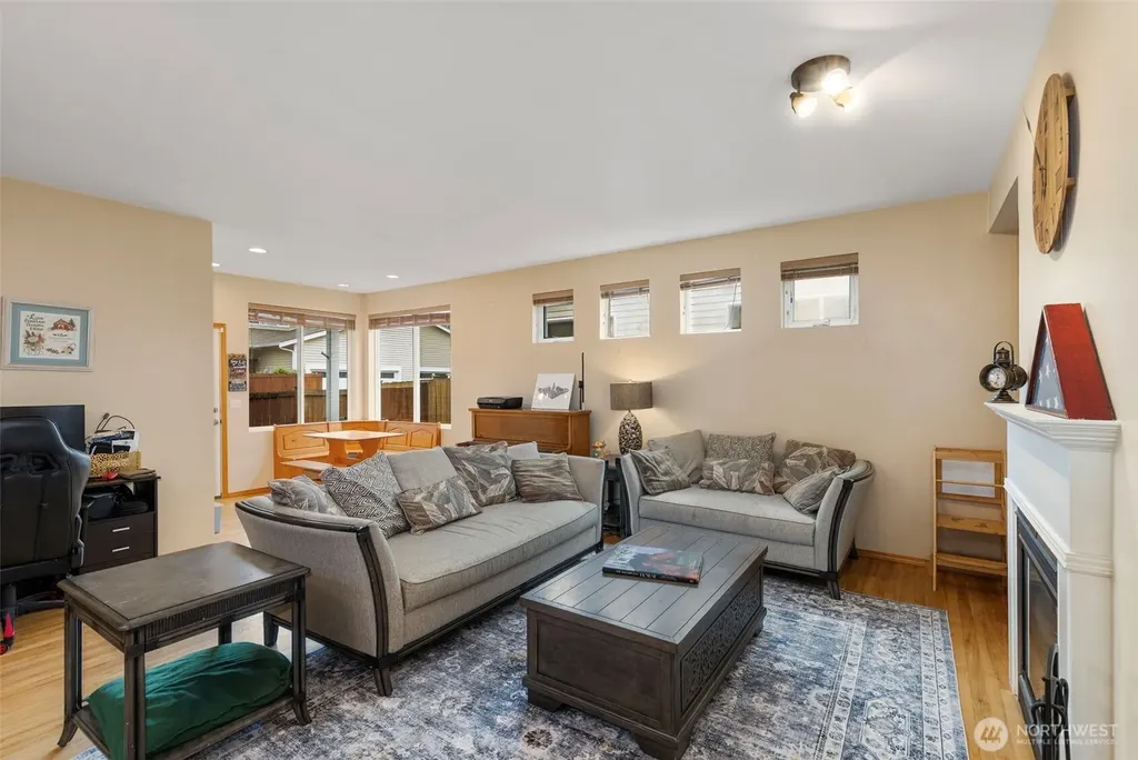 734 Glenmore Loop Port Orchard WA 98366