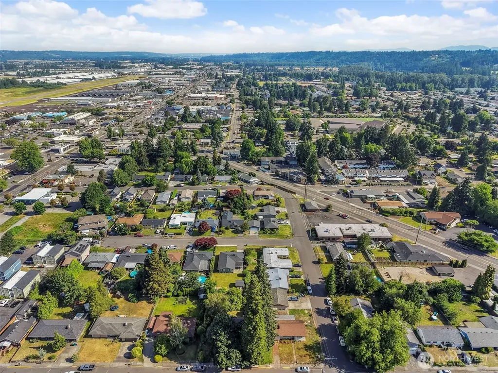 815 10th Street NE Auburn WA 98002