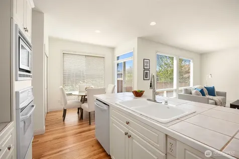 23713 SE 5th Court Sammamish WA 98074