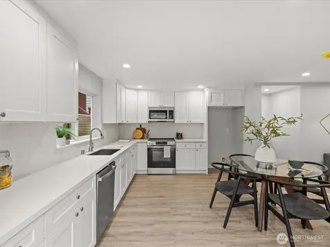 8117 17th Avenue SW Seattle WA 98106
