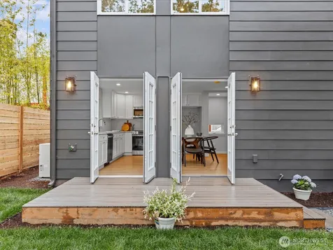 8117 17th Avenue SW Seattle WA 98106