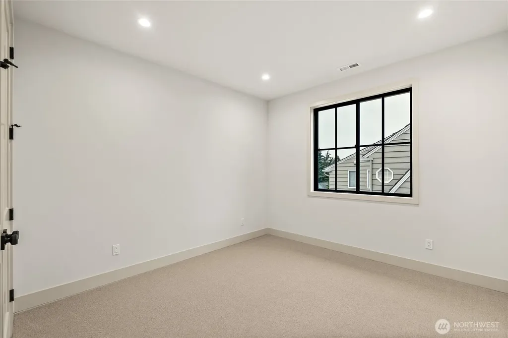 4103 43rd Avenue NE Seattle WA 98105
