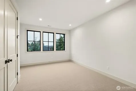 4103 43rd Avenue NE Seattle WA 98105
