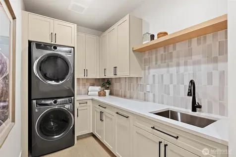 4103 43rd Avenue NE Seattle WA 98105