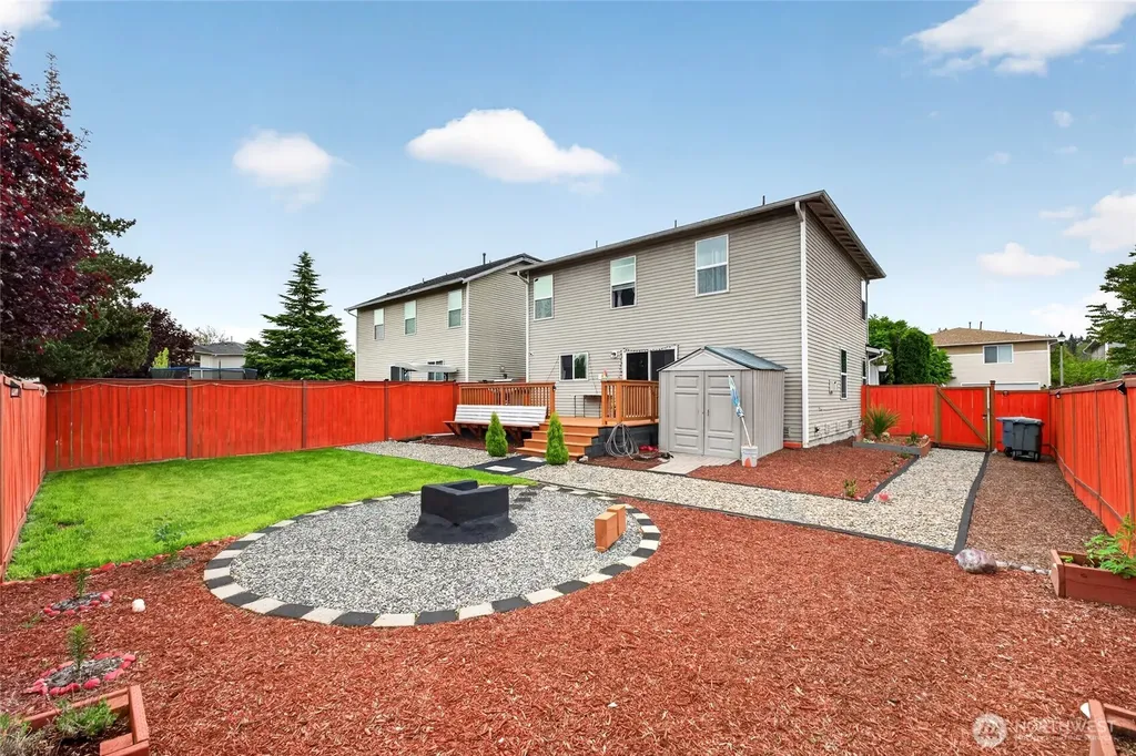 9511 186th St Ct E Puyallup WA 98375