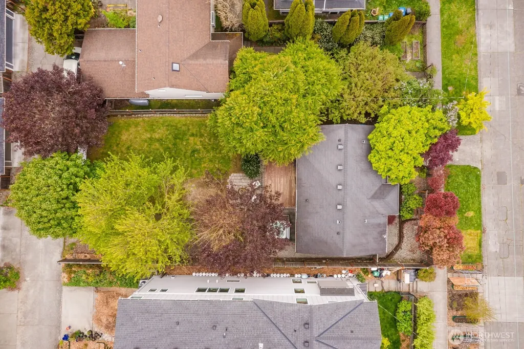 1811 29th Avenue Seattle WA 98122