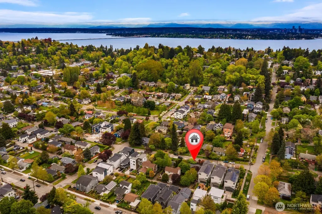 1811 29th Avenue Seattle WA 98122