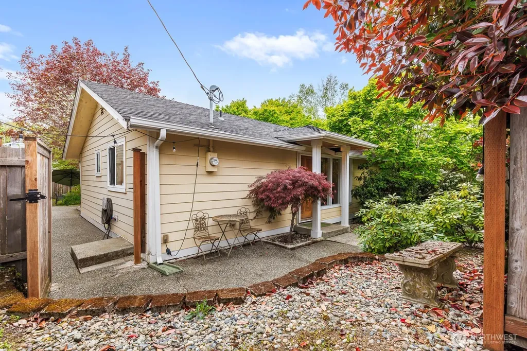 1811 29th Avenue Seattle WA 98122