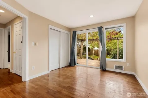 1811 29th Avenue Seattle WA 98122