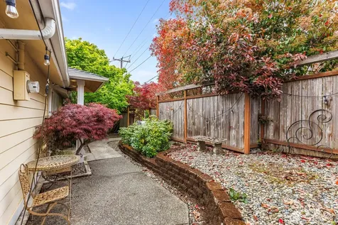 1811 29th Avenue Seattle WA 98122