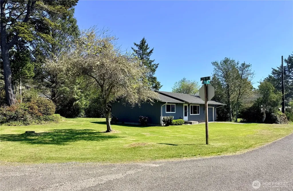 27312 N Place Ocean Park WA 98640
