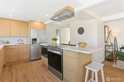 2122 Halleck Avenue SW Seattle WA 98116