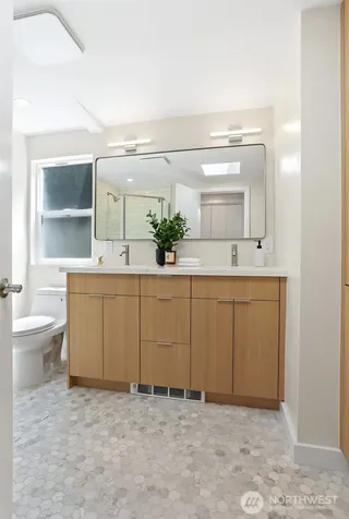 2122 Halleck Avenue SW Seattle WA 98116