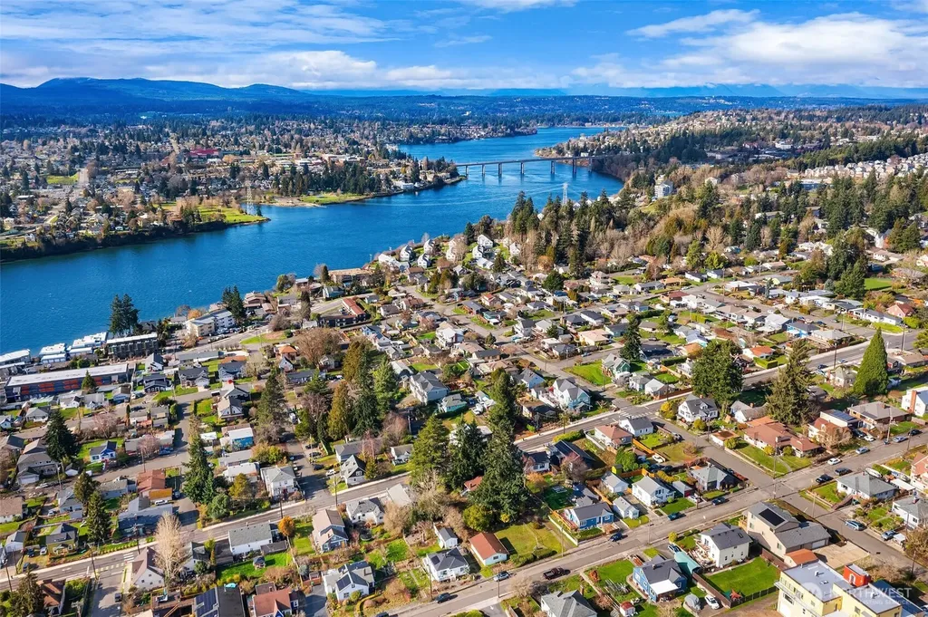 2401 E 16th Street Bremerton WA 98310
