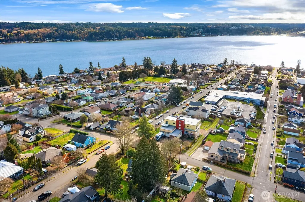 2401 E 16th Street Bremerton WA 98310