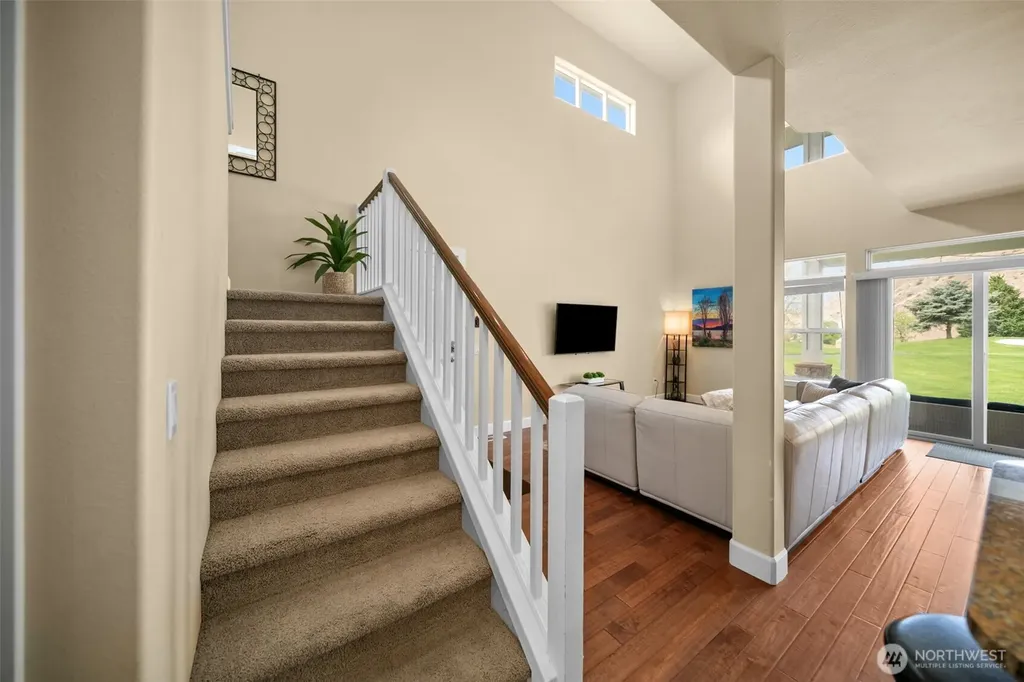 23063 Sunserra Loop NW Quincy WA 98848