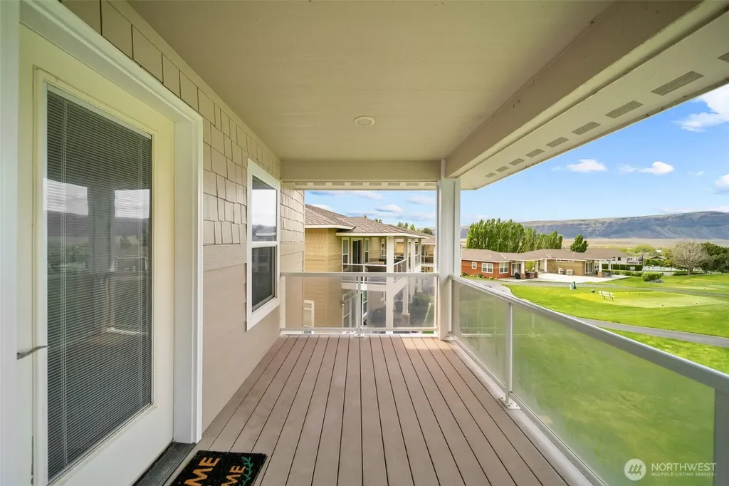 23063 Sunserra Loop NW Quincy WA 98848