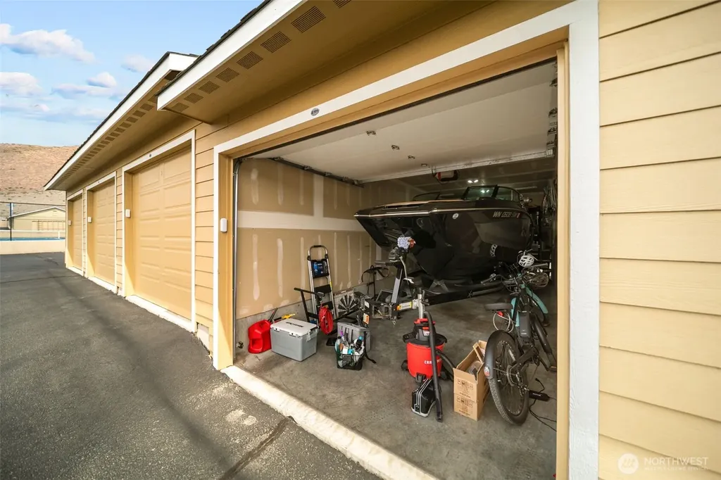 23063 Sunserra Loop NW Quincy WA 98848