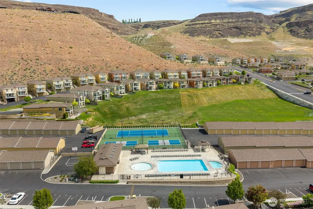 23063 Sunserra Loop NW Quincy WA 98848