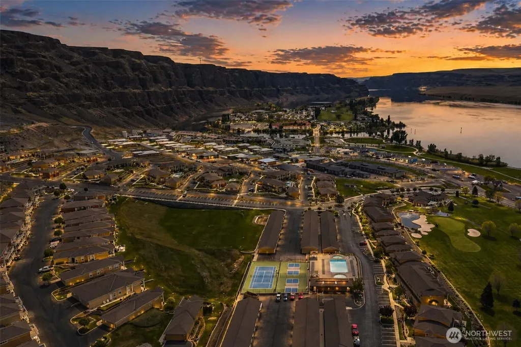 23063 Sunserra Loop NW Quincy WA 98848