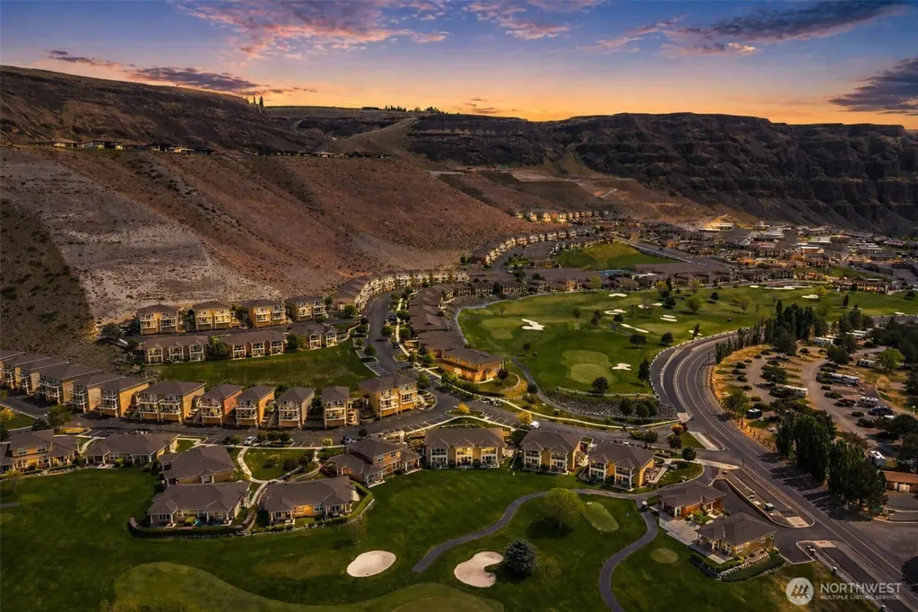 23063 Sunserra Loop NW Quincy WA 98848