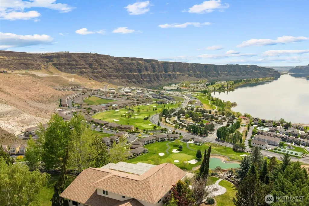 23063 Sunserra Loop NW Quincy WA 98848