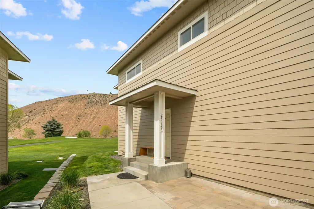 23063 Sunserra Loop NW Quincy WA 98848