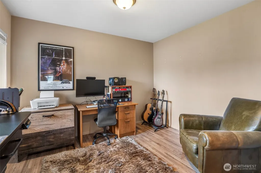 18734 105th Lane E Puyallup WA 98374