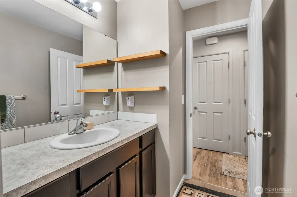 18734 105th Lane E Puyallup WA 98374