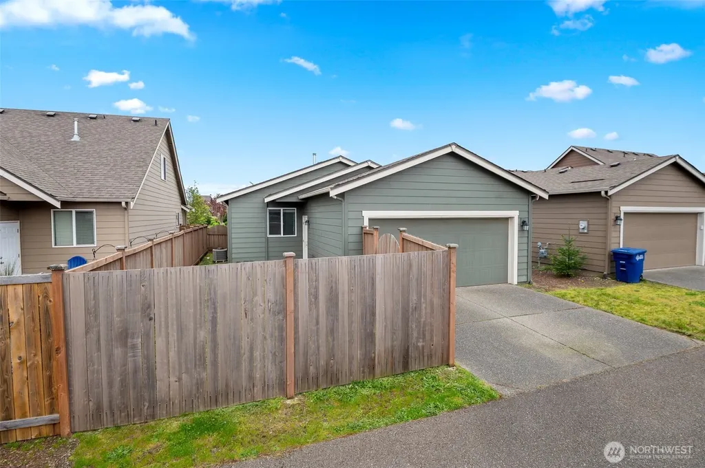 18734 105th Lane E Puyallup WA 98374