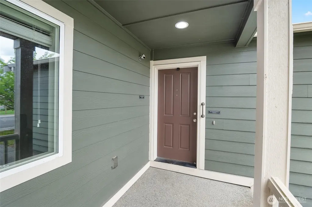18734 105th Lane E Puyallup WA 98374