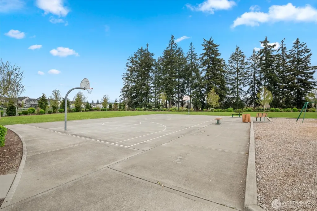 18734 105th Lane E Puyallup WA 98374