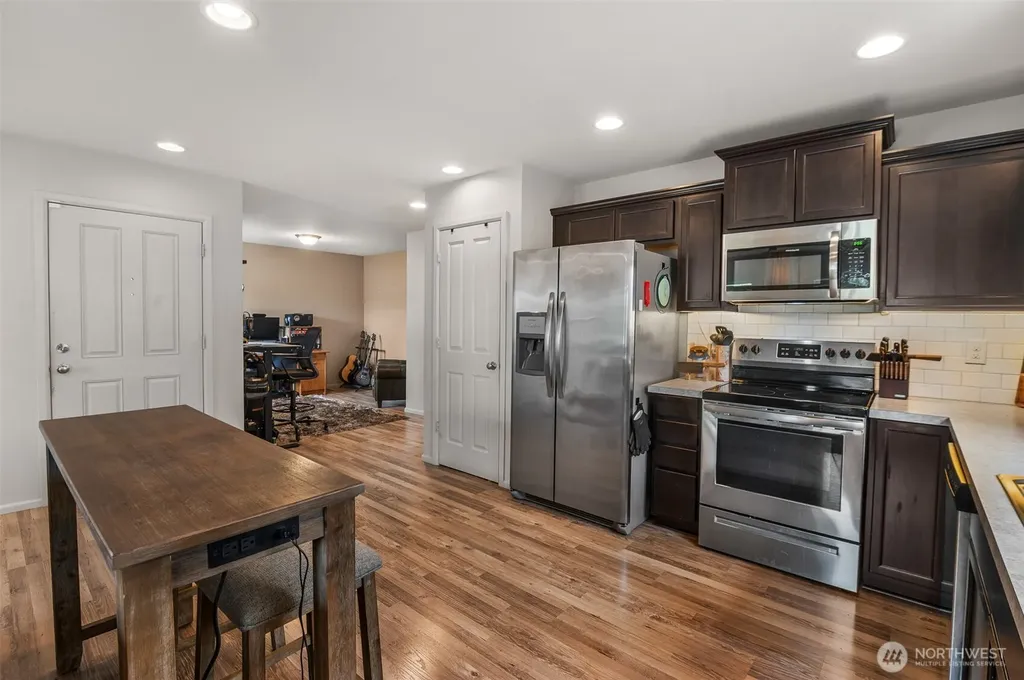 18734 105th Lane E Puyallup WA 98374
