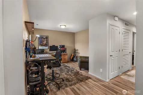 18734 105th Lane E Puyallup WA 98374
