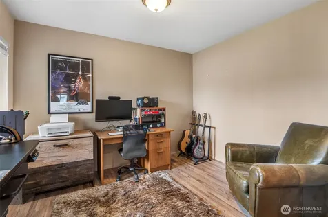 18734 105th Lane E Puyallup WA 98374
