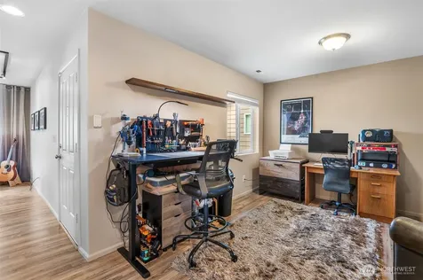 18734 105th Lane E Puyallup WA 98374