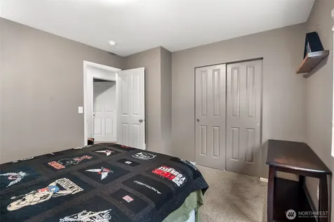 18734 105th Lane E Puyallup WA 98374
