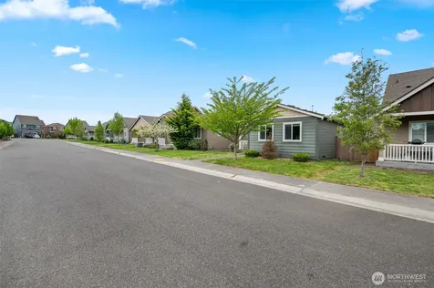 18734 105th Lane E Puyallup WA 98374