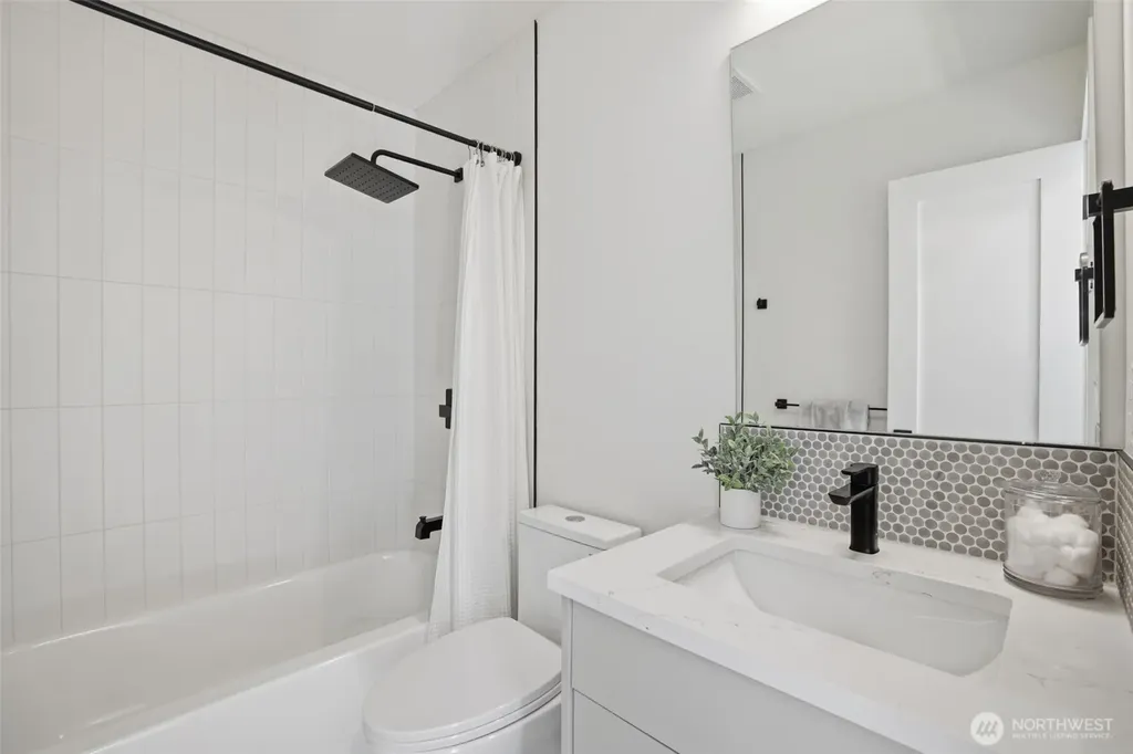 6406 Fauntleroy Way SW Seattle WA 98136