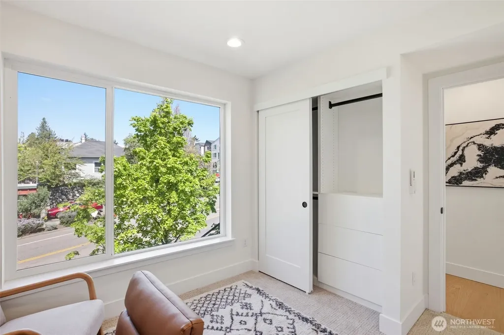 6406 Fauntleroy Way SW Seattle WA 98136