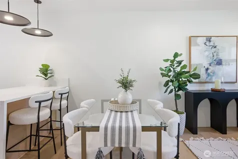 6406 Fauntleroy Way SW Seattle WA 98136