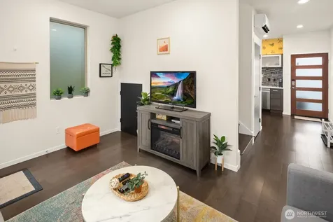 8358 19th Avenue NW Seattle WA 98117