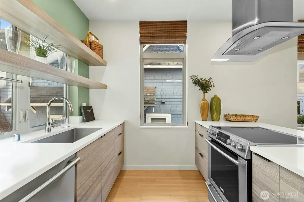 4411 Meridian Avenue N Seattle WA 98103