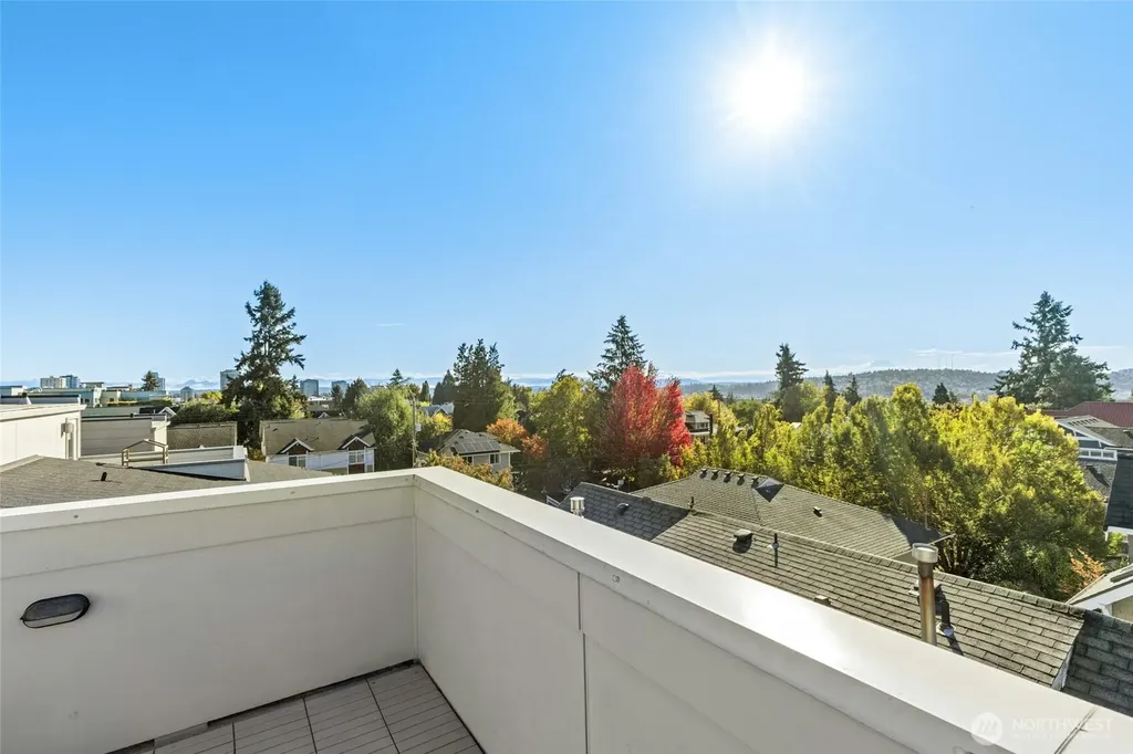 4411 Meridian Avenue N Seattle WA 98103