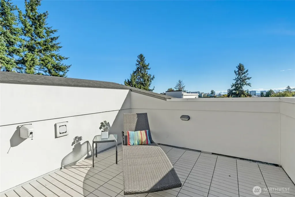 4411 Meridian Avenue N Seattle WA 98103
