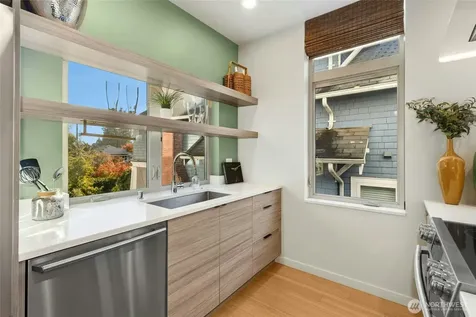 4411 Meridian Avenue N Seattle WA 98103