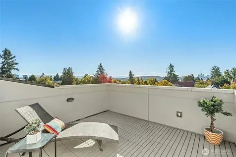 4411 Meridian Avenue N Seattle WA 98103
